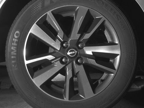 Used 2025 Nissan Versa SV FWD image 15