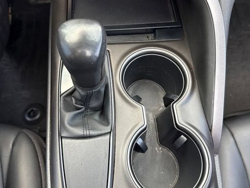 Used 2021 Toyota Camry SE w/ Cold Weather Package FWD image 24