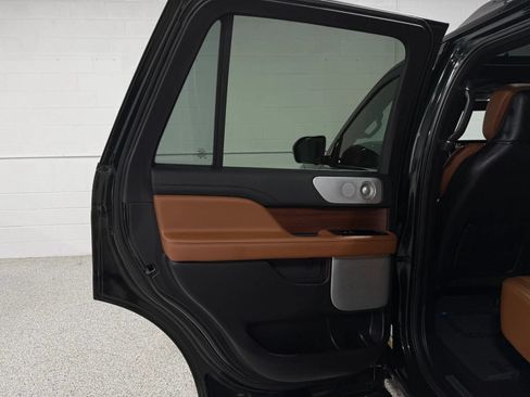 Used 2021 Lincoln Navigator Reserve w/ Luxury Package AWD/4WD image 50