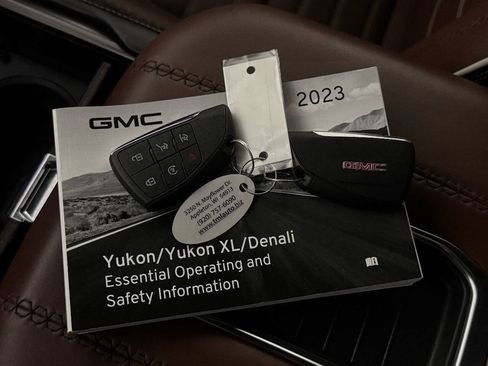 Used 2023 GMC Yukon Denali Ultimate AWD/4WD image 46
