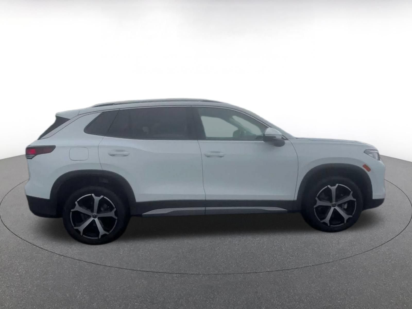 Used 2026 Volkswagen Tiguan SE AWD/4WD image 15