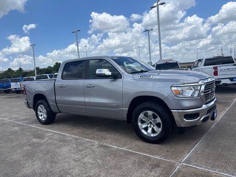 Used 2024 RAM 1500 Laramie AWD/4WD image 7