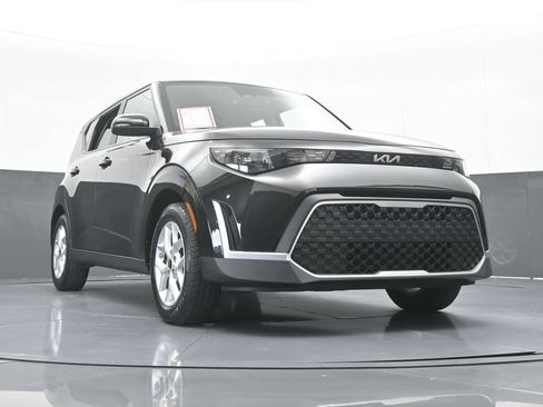 Used 2023 Kia Soul S FWD image 60