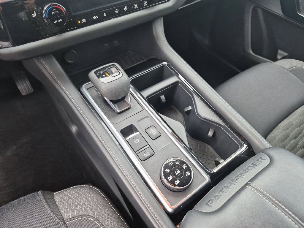 Certified 2024 Nissan Pathfinder SV AWD/4WD image 16