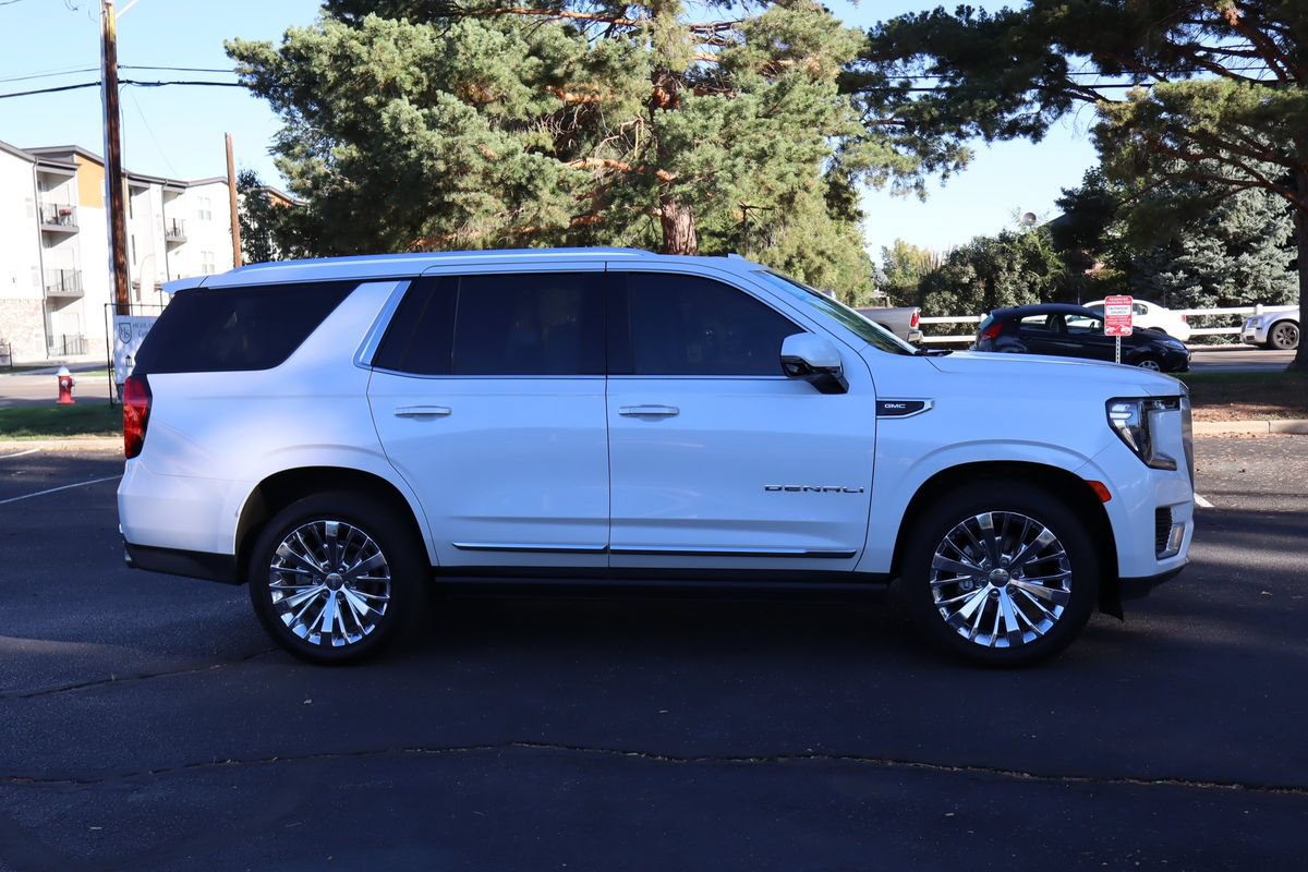 Used 2021 GMC Yukon Denali w/ Denali Premium Package AWD/4WD image 3