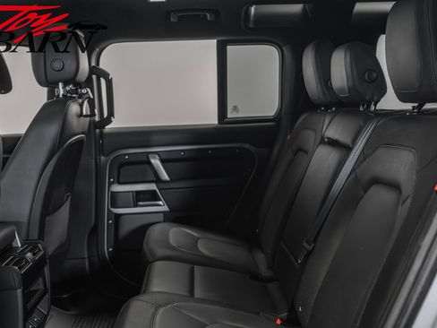 Used 2023 Land Rover Defender 110 X-Dynamic SE image 39