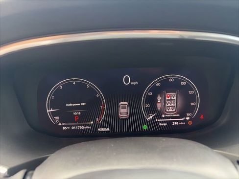 Used 2025 Acura MDX FWD w/ Technology Package image 1