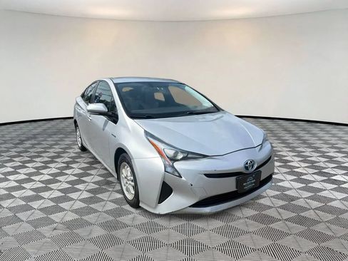 Used 2016 Toyota Prius Three FWD image 1