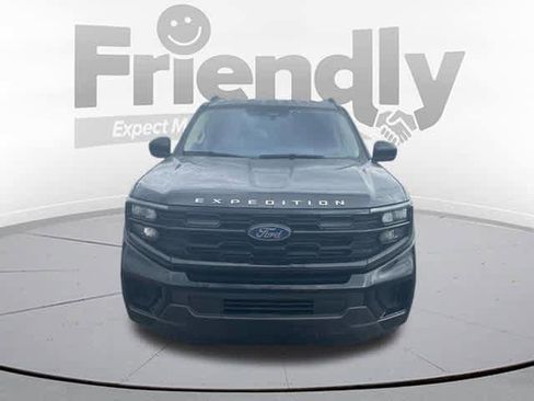 Used 2025 Ford Expedition Active image 2