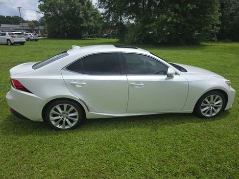 Used 2016 Lexus IS 200t RWD image 9