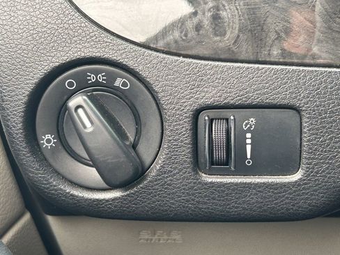 Used 2015 Dodge Grand Caravan SE image 21