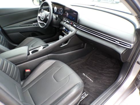 Used 2023 Hyundai Elantra Limited w/ Cargo Package image 16