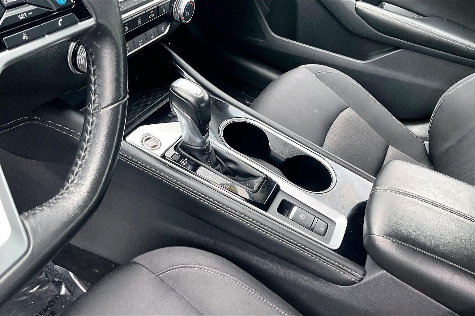 Used 2023 Nissan Altima 2.5 SV w/ SV Premium Package FWD image 16