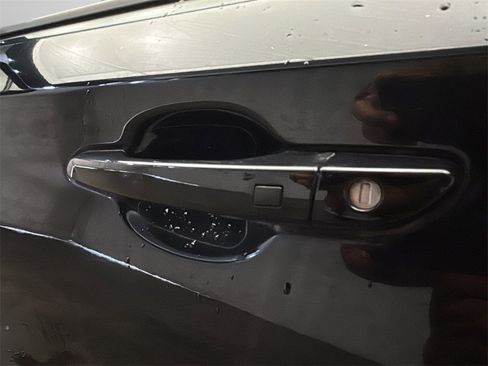 Used 2018 Hyundai Kona Limited image 5