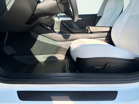 Used 2021 Tesla Model 3 Standard Range Plus RWD image 35
