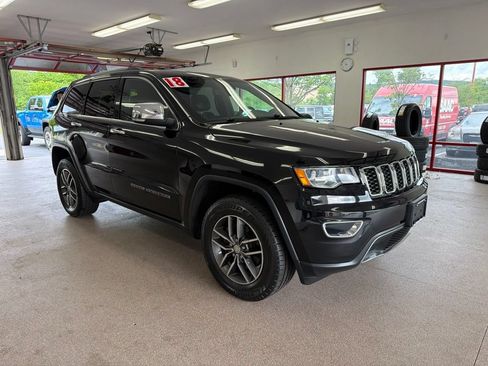 Used 2018 Jeep Grand Cherokee Limited AWD/4WD image 1