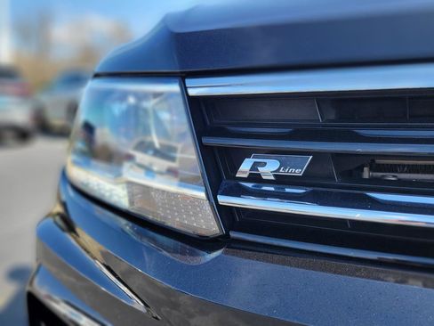 Used 2020 Volkswagen Tiguan SE R-Line image 10