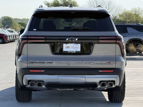 New 2026 Chevrolet Traverse Z71 w/ Enhanced Driving Package image 5