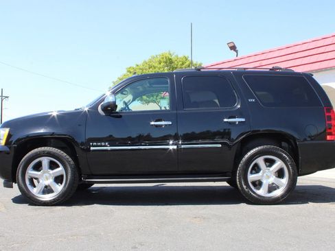Used 2013 Chevrolet Tahoe LTZ AWD/4WD image 47