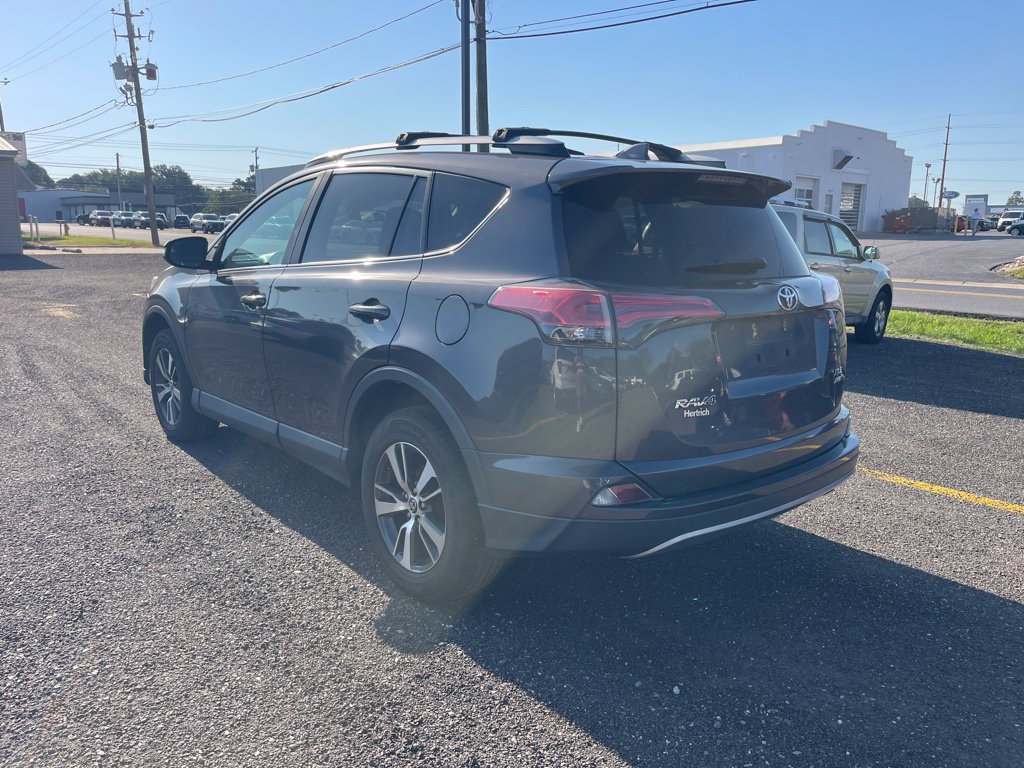 Used 2018 Toyota RAV4 XLE w/ Plus Extra Value Package AWD/4WD image 3