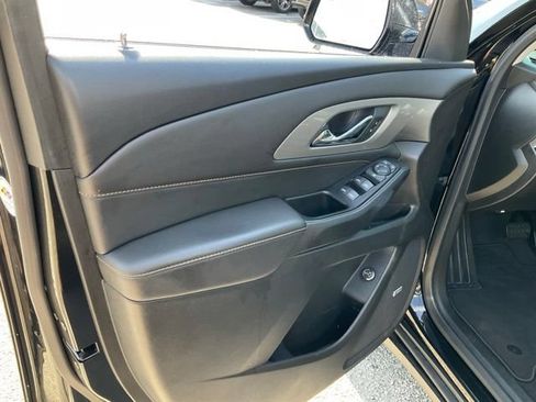 Used 2020 Chevrolet Traverse LT w/ LT Premium Package FWD image 7