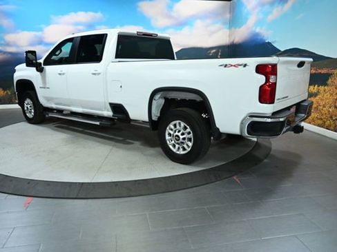 Used 2025 Chevrolet Silverado 2500 LT w/ Convenience Package image 6