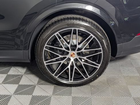 New 2026 Porsche Cayenne Coupe AWD/4WD image 12