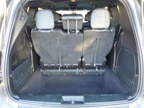 Used 2016 Dodge Grand Caravan SXT image 35