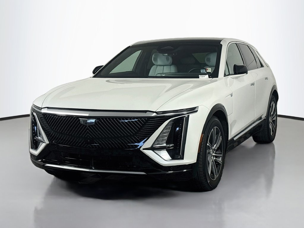 Certified 2024 Cadillac Lyriq Luxury AWD/4WD image 3