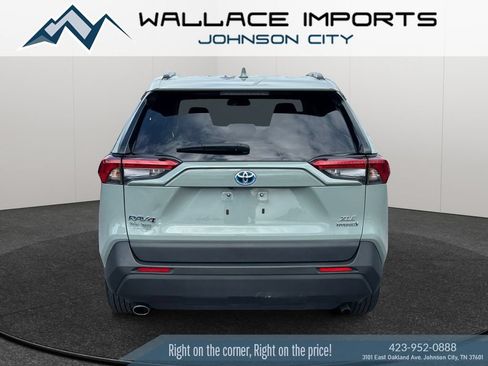 Used 2023 Toyota RAV4 XLE AWD/4WD image 4