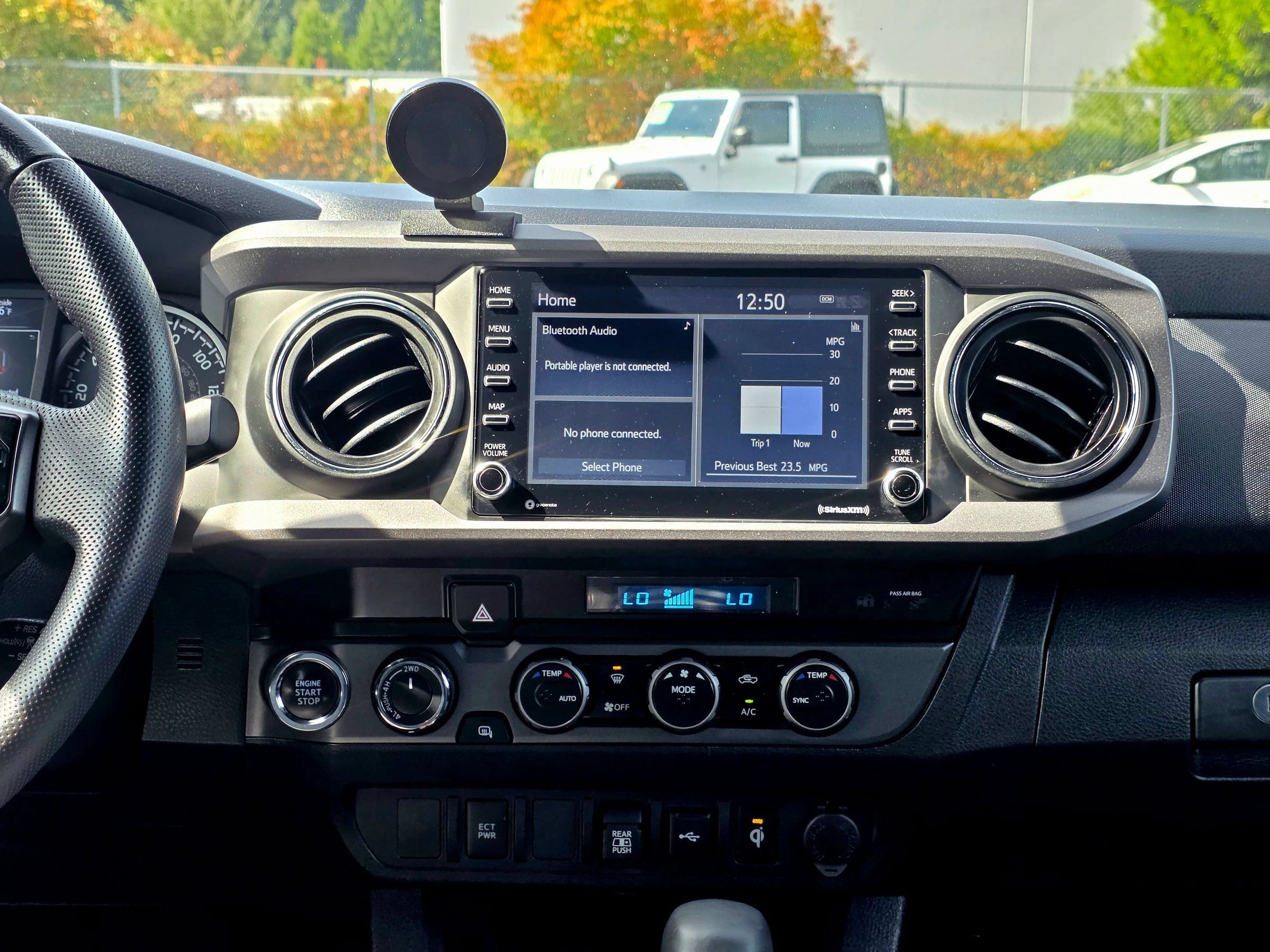 Used 2023 Toyota Tacoma TRD Off-Road AWD/4WD image 31