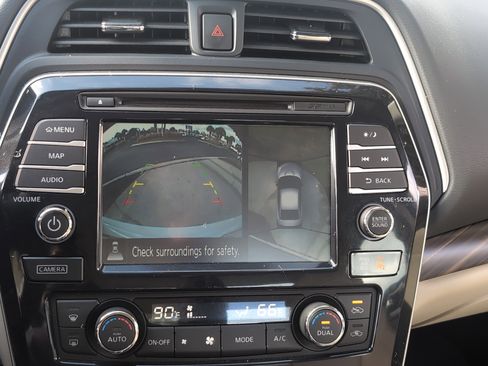 Used 2018 Nissan Maxima Platinum image 25