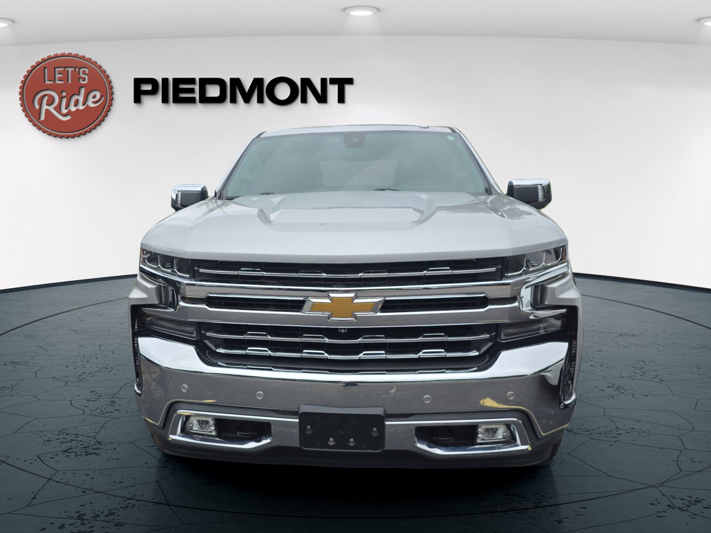 Used 2021 Chevrolet Silverado 1500 LTZ w/ Technology Package AWD/4WD image 2