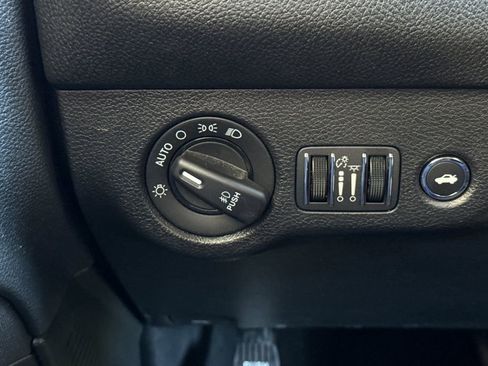 Used 2022 Dodge Challenger SXT w/ Blacktop Package image 36