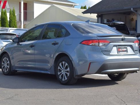Used 2022 Toyota Corolla LE w/ Premium Interior Package FWD image 2