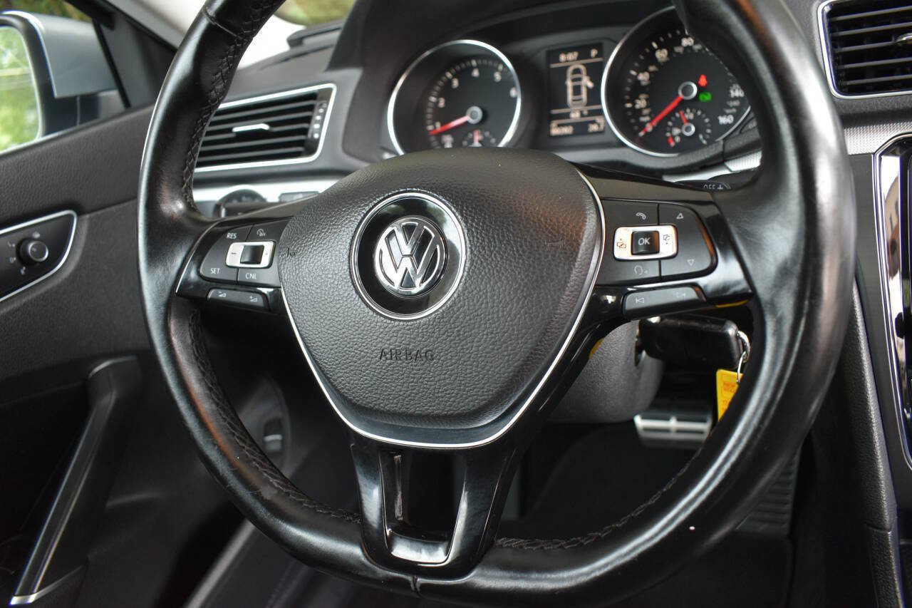 Used 2017 Volkswagen Passat 1.8T R-Line FWD image 23