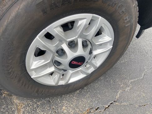 Certified 2024 GMC Sierra 2500 SLE image 3