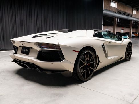 Used 2015 Lamborghini Aventador LP 700-4 image 43