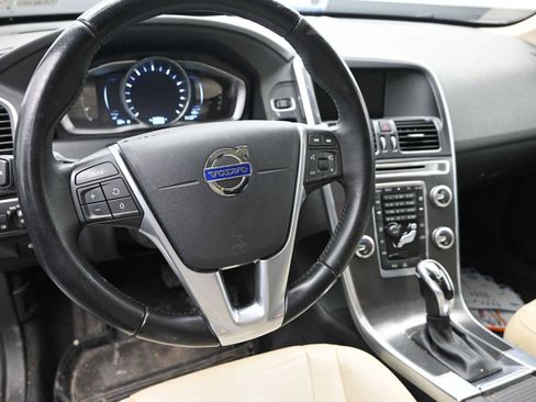 Used 2016 Volvo XC60 T6 w/ Proximity Package image 10