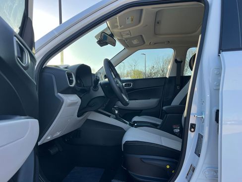 New 2026 Hyundai Venue SEL FWD image 22