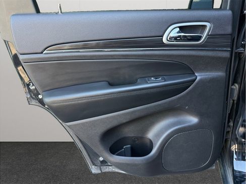 Used 2019 Jeep Grand Cherokee Limited w/ Luxury Group II RWD image 36