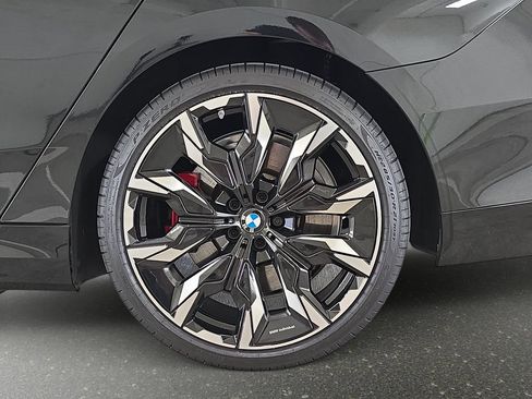 Used 2026 BMW 550e xDrive AWD/4WD image 32