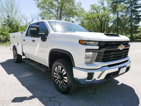 Used 2024 Chevrolet Silverado 2500 W/T w/ WT Convenience Package AWD/4WD image 4