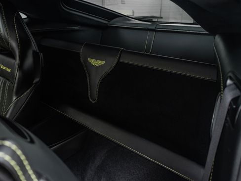 Used 2019 Aston Martin V8 Vantage Coupe RWD image 16