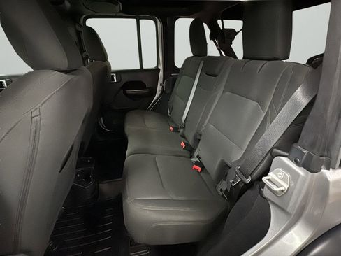 Used 2018 Jeep Wrangler Unlimited Sport S AWD/4WD image 16