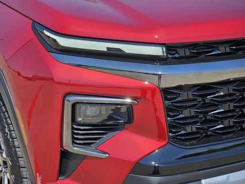New 2027 Chevrolet Traverse Z71 w/ Driver Confidence Package AWD/4WD image 9