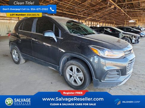 Used 2020 Chevrolet Trax LT w/ LT Convenience Package image 5