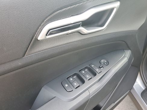 Used 2025 Kia Sportage LX FWD image 9