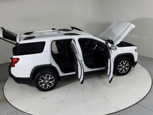 Used 2023 GMC Acadia SLE w/ Driver Convenience Package image 50