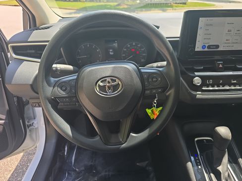 Used 2024 Toyota Corolla LE FWD image 15